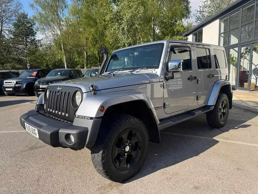 Used Jeep Wrangler Overland 197 HP (144 kW) 2015 Grey SUV