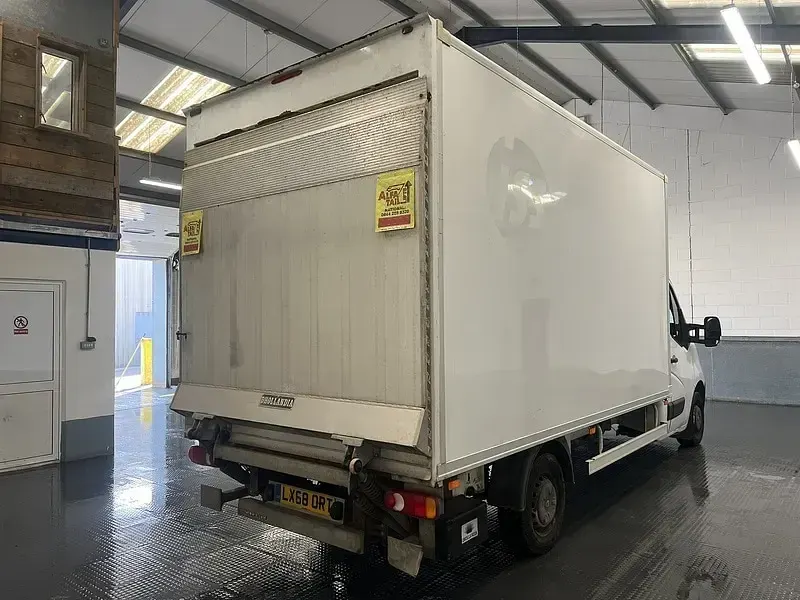 Used Renault Master Business 130 HP (95 kW) 2018 White Van