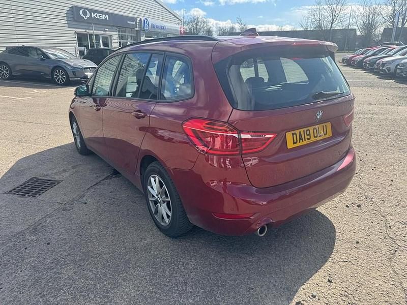 Used BMW 218 Comfort Edition 140 HP (102 kW) 2019 Red MPV