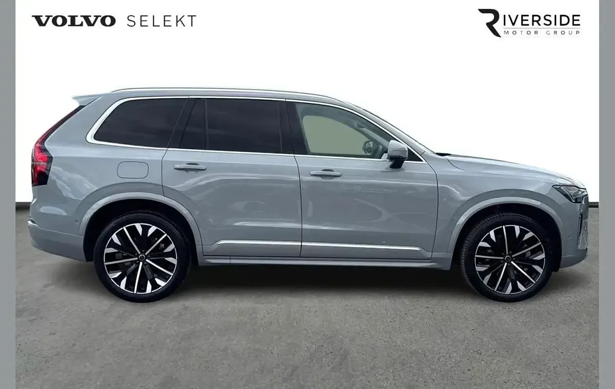 Usado Volvo XC90 Ultra 455 HP (334 kW) 2025 Cinzento SUV