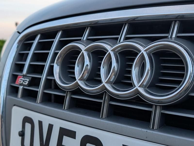 Begagnad Audi A3 200 HK (147 kW) 2006 Grå Halvkombi