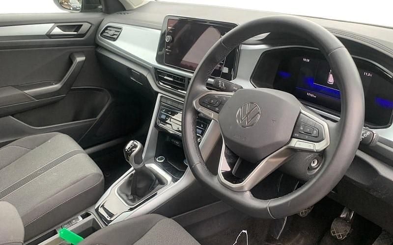 Used VW T-Roc Advance 150 HP (110 kW) 2024 Black SUV