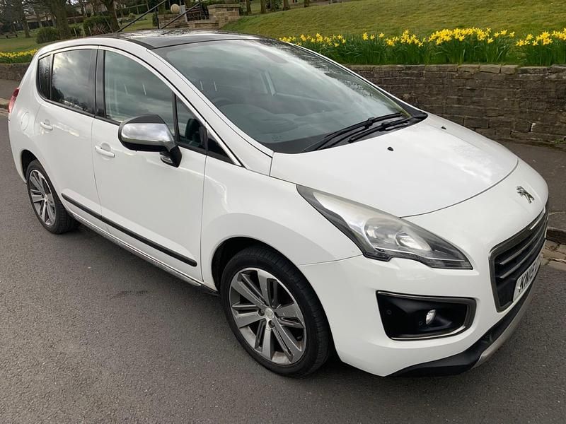 White Used 2015 Peugeot 3008 Allure Hatchback | £2,995 (Good price) - Image 1/4