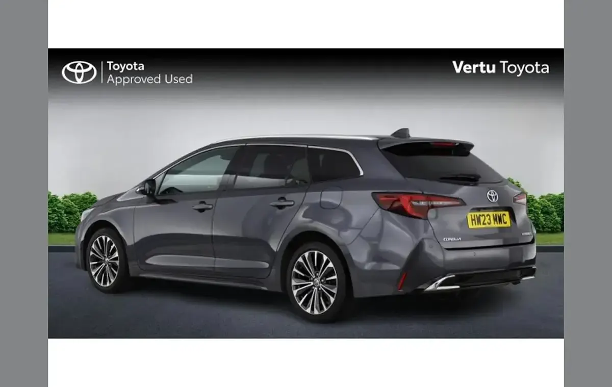 Used Toyota Corolla Design 138 HP (101 kW) 2023 Grey Estate
