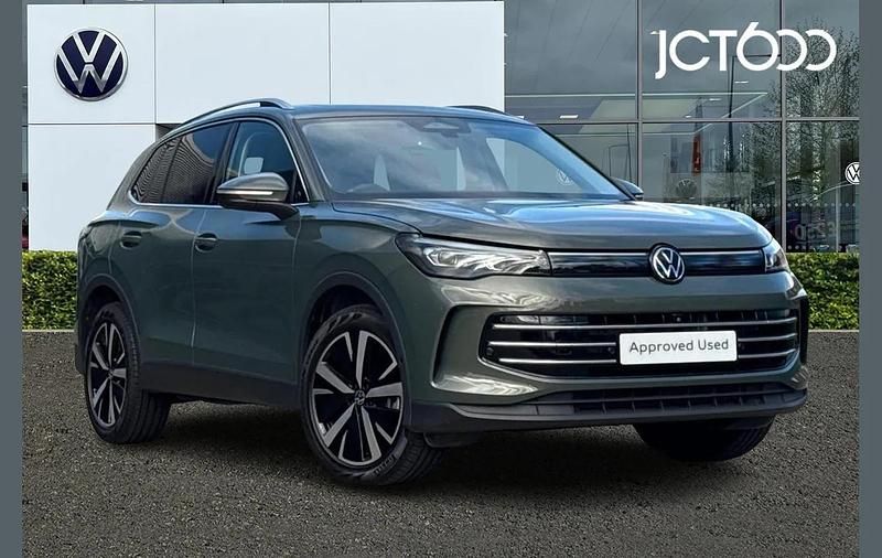 Green Used 2024 VW Tiguan Elegance SUV | £34,250 (Expensive) - Image 1/4