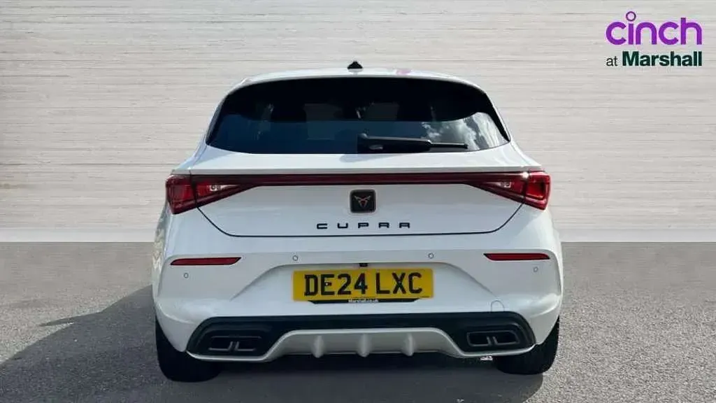 Used Cupra Leon 150 HP (110 kW) 2024 White Hatchback