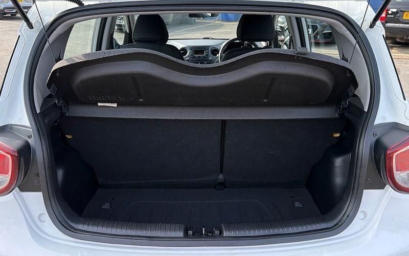 Used Hyundai i10 SE 67 HP (49 kW) 2020 Hatchback