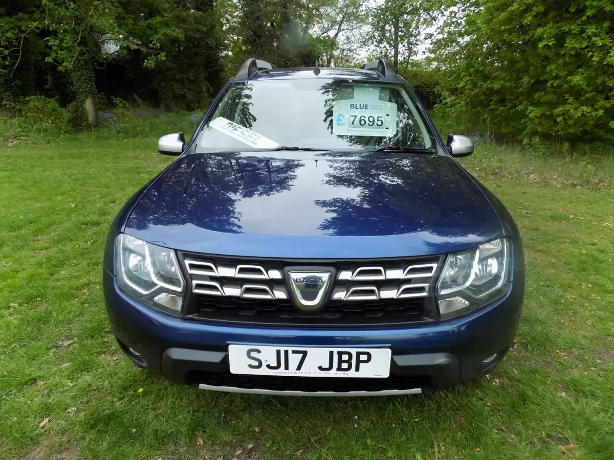 Usado Dacia Duster Lauréate 110 HP (80 kW) 2017 Azul SUV