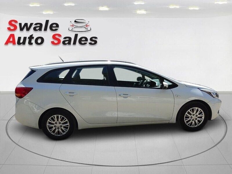 White Used 2012 Kia Ceed Sportswagon 2 Estate | £3,495 - Image 1/4