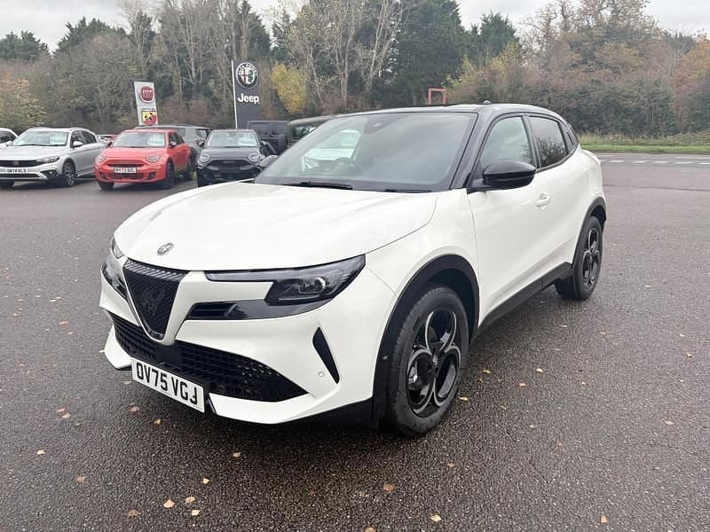 New Alfa Romeo Junior 134 HP (98 kW) 2025 White SUV