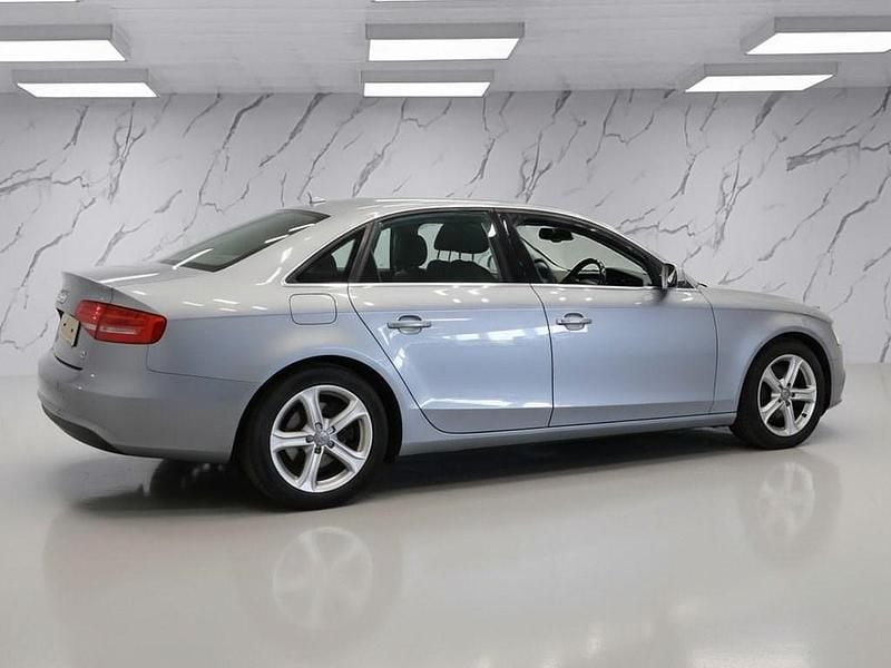 Begagnad Audi A4 Comfort 163 HK (119 kW) 2015 Grå Sedan