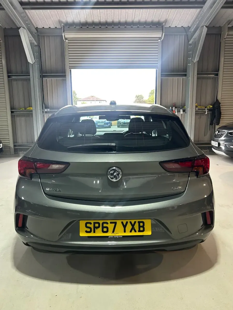 Used Vauxhall Astra SRi 136 HP (100 kW) 2017 Grey Hatchback