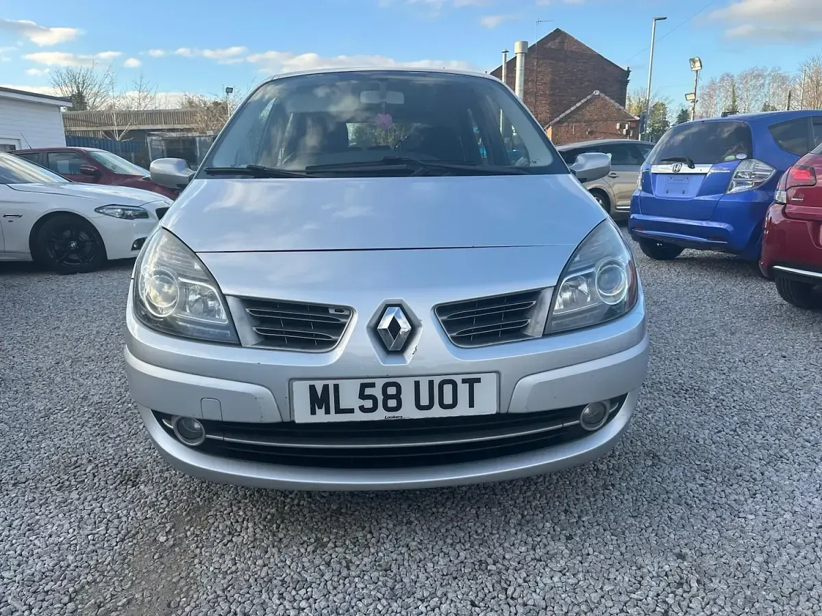 Używany Renault Grand Scénic II Dynamique 106 KM (77 kW) 2008 Srebrny Minivan