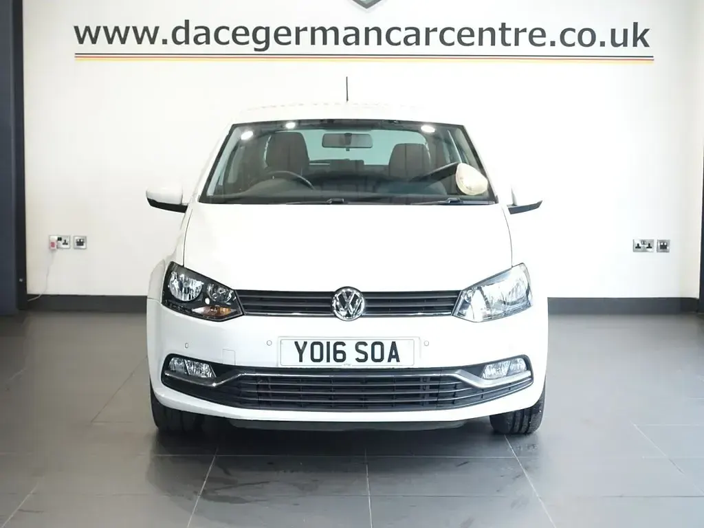 Used VW Polo Match 60 HP (44 kW) 2016 White Hatchback
