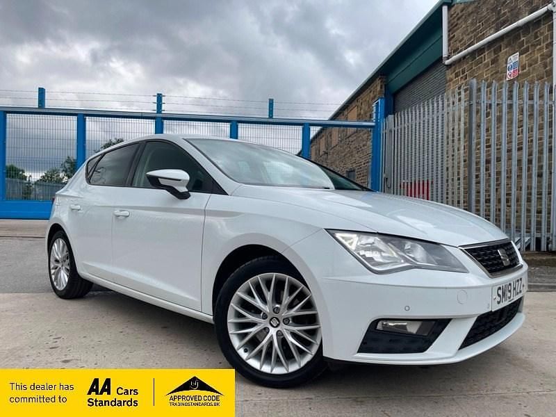 White Used 2019 Seat Leon SE Dynamic Hatchback | £7,899 (Fair price) - Image 1/4