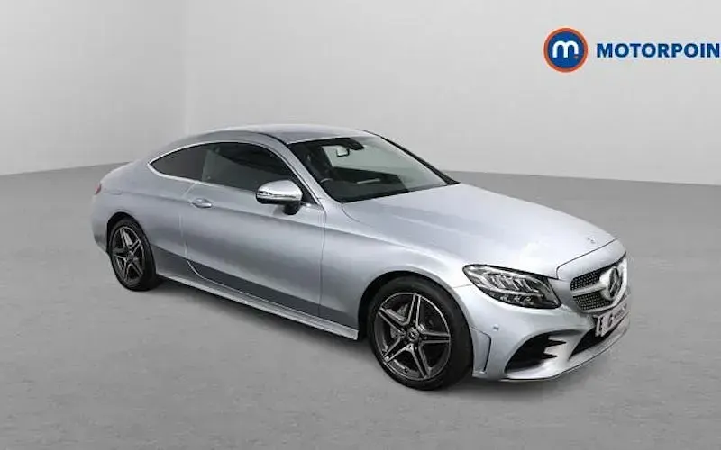Usado Mercedes C220 AMG line 194 HP (142 kW) 2022 Coupé