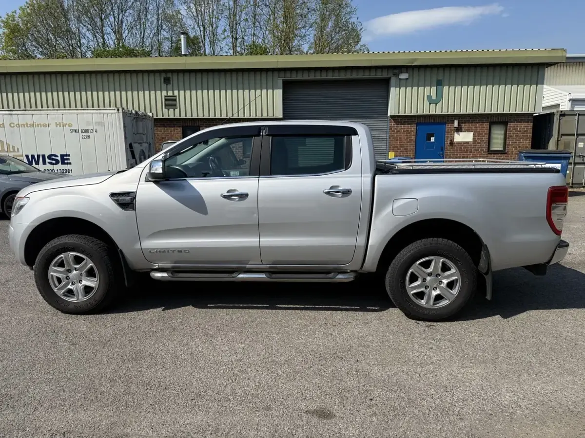 Second-hand Ford Ranger Limited 150 CP (110 kW) 2015 Argintiu Pickup