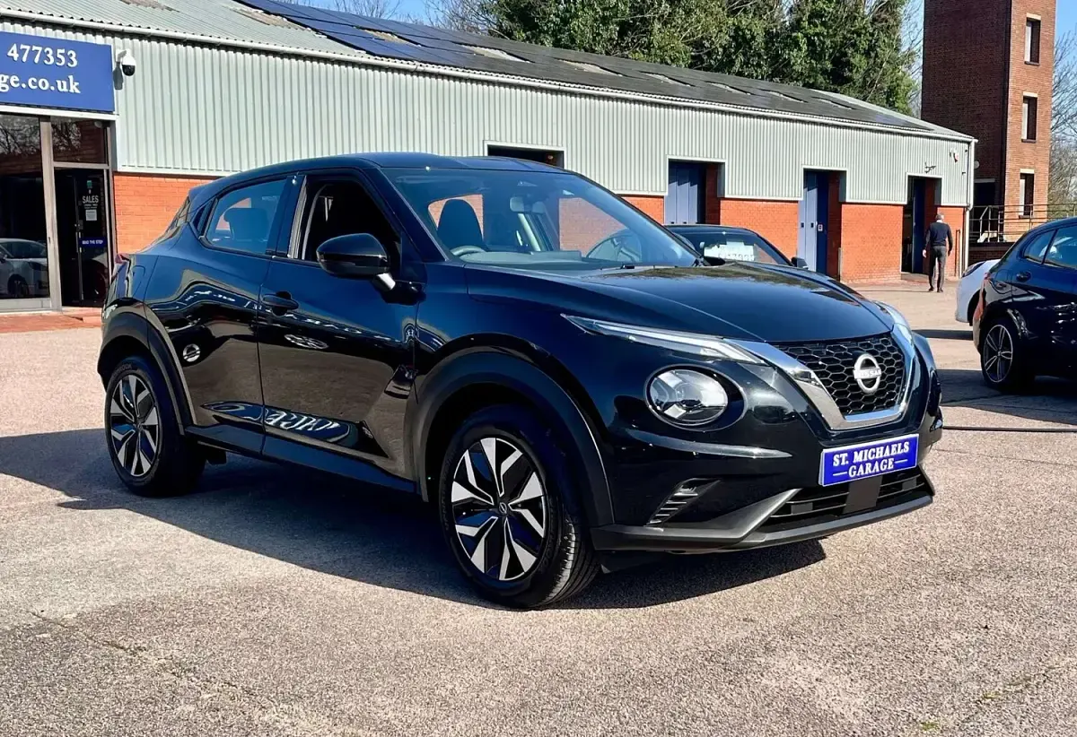 New Nissan Juke Acenta Premium 114 HP (83 kW) 2025 Black SUV