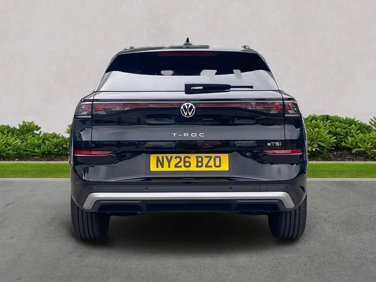 Used VW T-Roc Life 150 HP (110 kW) 2026 Black SUV