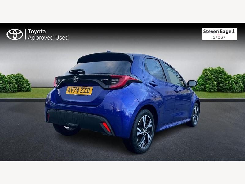 Used Toyota Yaris Hybrid Design 2024 Blue Hatchback