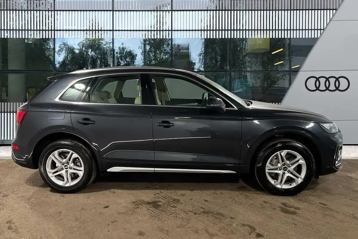 Used Audi Q5 Sport 265 HP (194 kW) 2022 Grey SUV