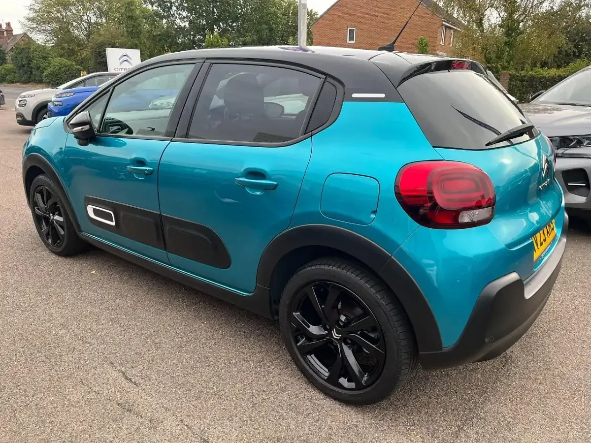 Used Citroën C3 PureTech 108 HP (79 kW) 2023 Blue Hatchback