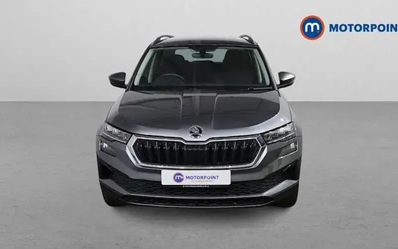 Usado Skoda Karoq SE Drive 110 CV (80 kW) 2023 Gris SUV