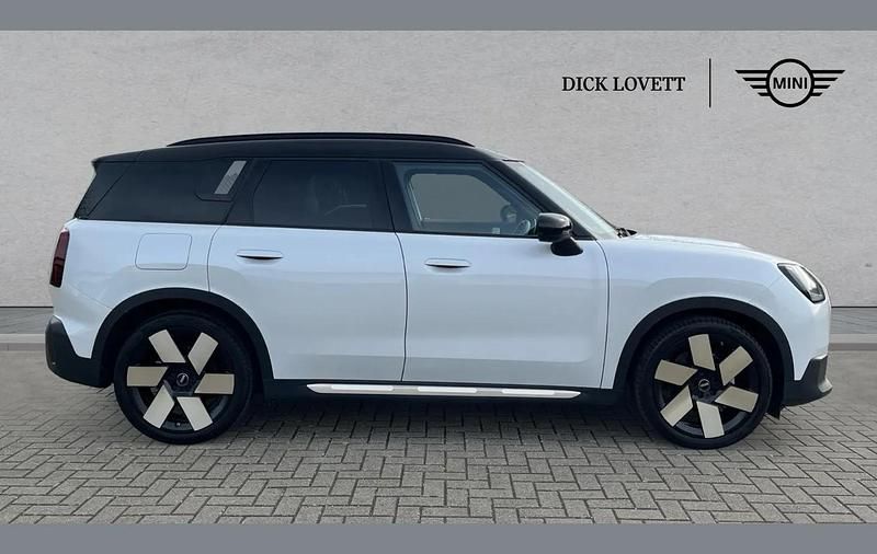 Used Mini Countryman Exclusive 150 kW (204 HP) 2024 White SUV