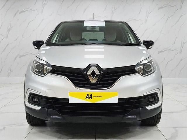 Used Renault Captur Iconic 90 HP (66 kW) 2019 Silver/black SUV