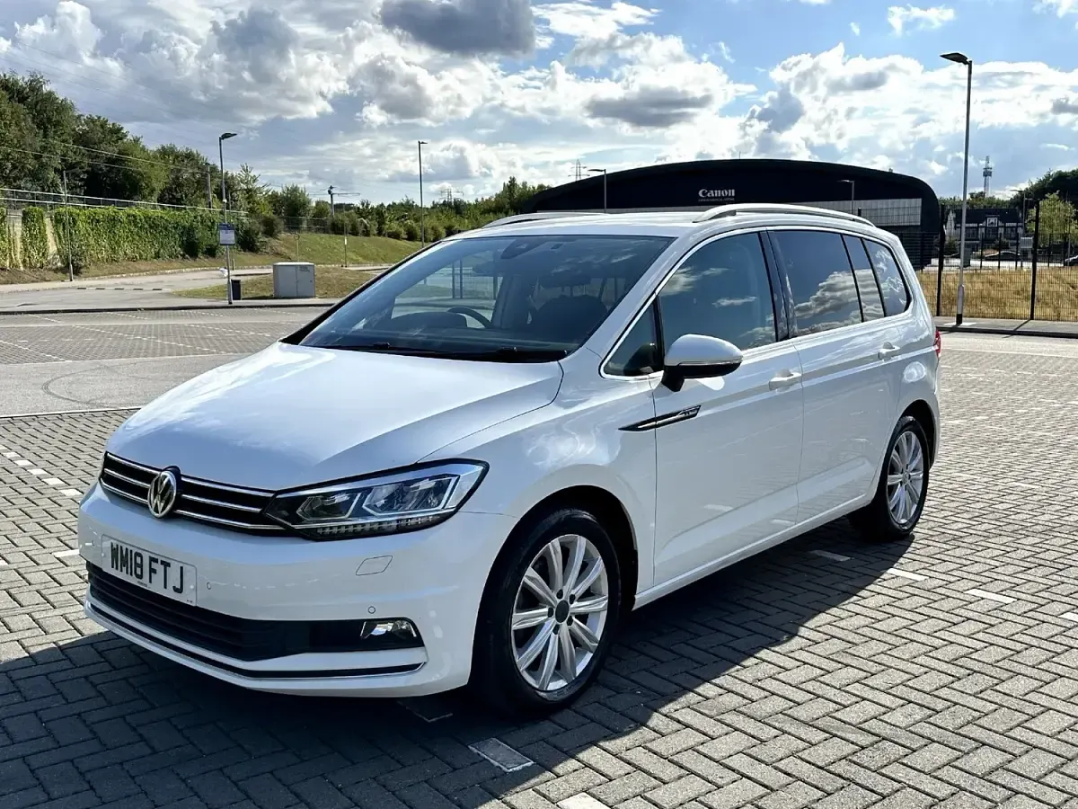 Used VW Touran SEL 150 HP (110 kW) 2018 White MPV