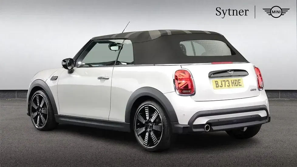 Used Mini Cooper Cabriolet Exclusive 134 HP (98 kW) 2023 White Cabriolet
