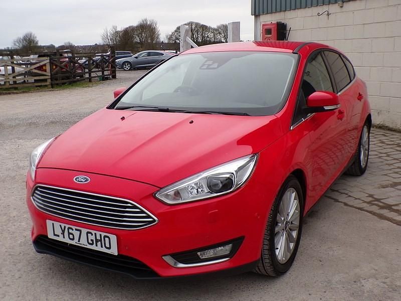 Usado Ford Focus Titanium X 120 HP (88 kW) 2018 Vermelho Citadino