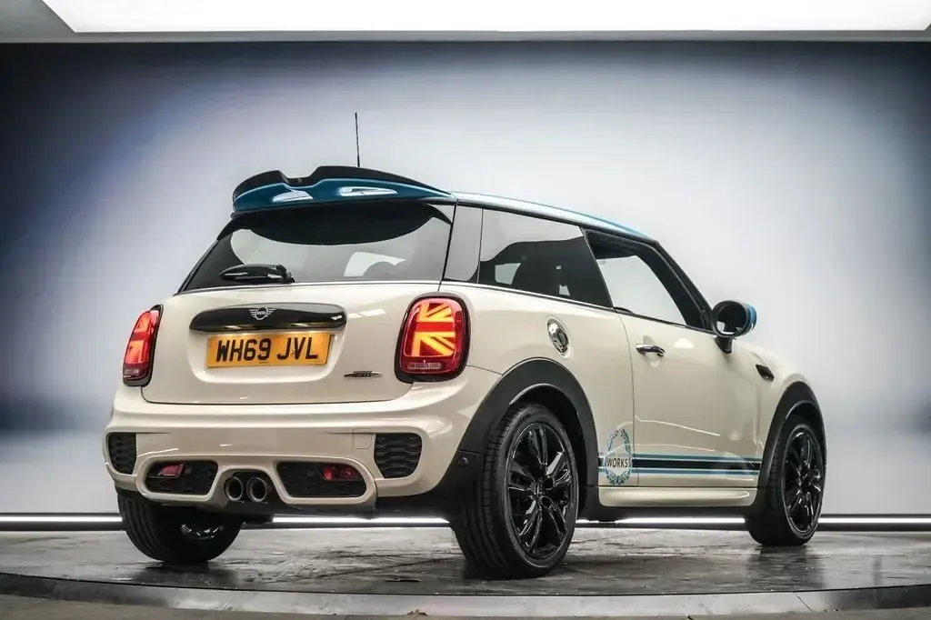 Usado Mini John Cooper Works Comfort 231 CV (169 kW) 2019 Blanco Utilitario