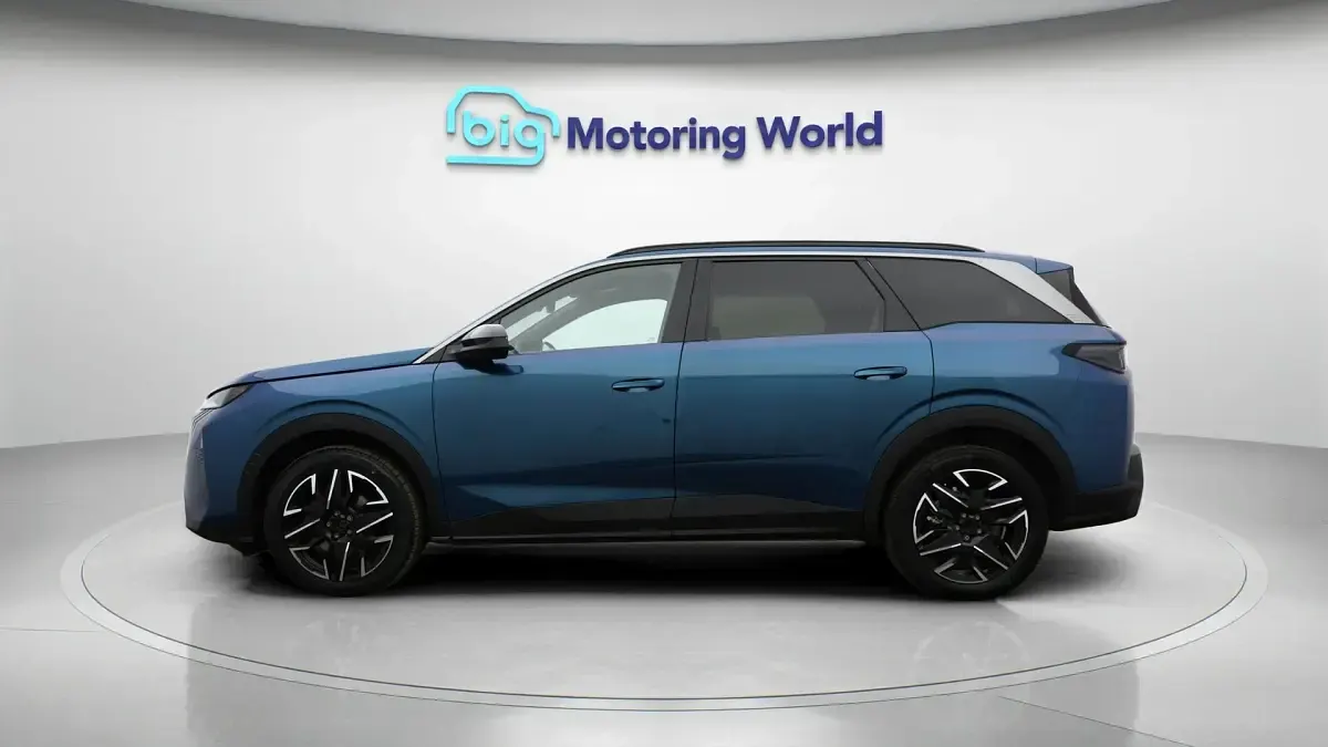 Used Peugeot 5008 Allure 134 HP (98 kW) 2025 SUV