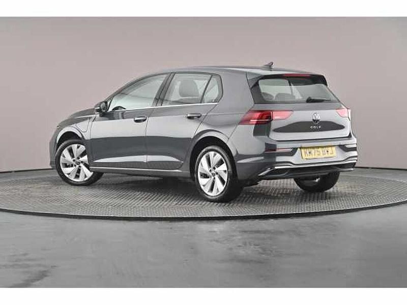New VW Golf VIII 204 HP (150 kW) 2025