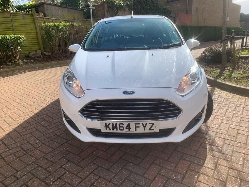 Used Ford Fiesta Zetec 2014 White Hatchback