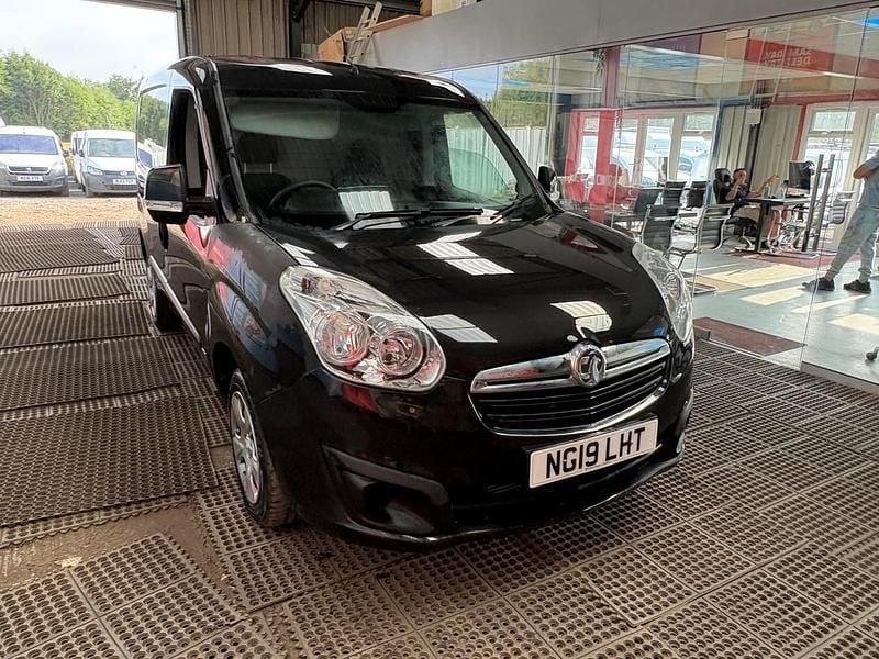 Black Used 2019 Vauxhall Combo Sportive MPV | £4,995 (Super price) - Image 1/4