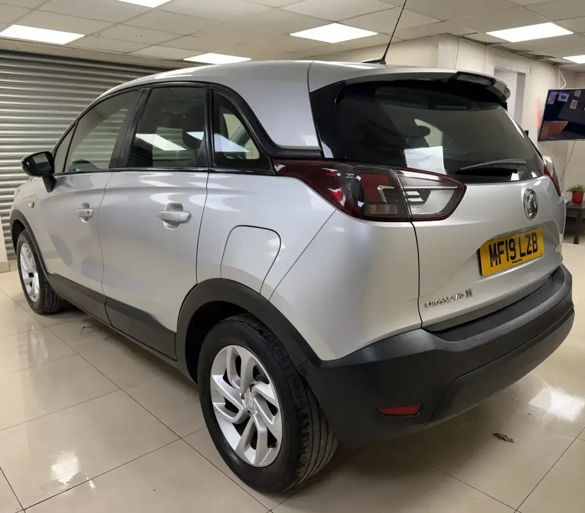 Used Vauxhall Crossland X 83 HP (61 kW) 2019 Silver SUV