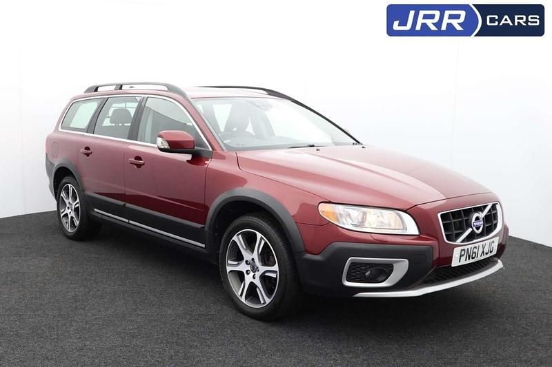 Used Volvo XC70 SE 215 HP (158 kW) 2011 Red Estate