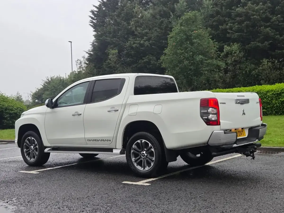 Used Mitsubishi L200 150 HP (110 kW) 2021 White Pickup