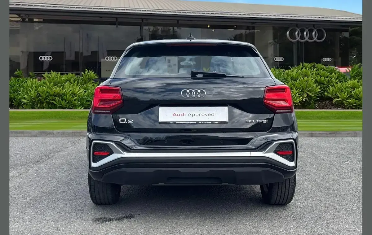 Usado Audi Q2 S-Line 110 CV (80 kW) 2023 Negro SUV