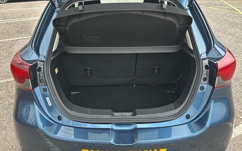 Used Mazda 2 Inclusive 90 HP (66 kW) 2020 Blue Hatchback