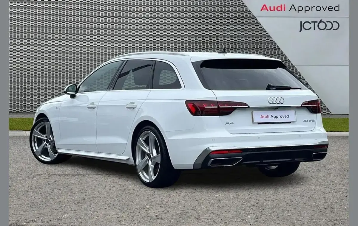 Used Audi A4 S-Line 200 HP (147 kW) 2024 White Estate