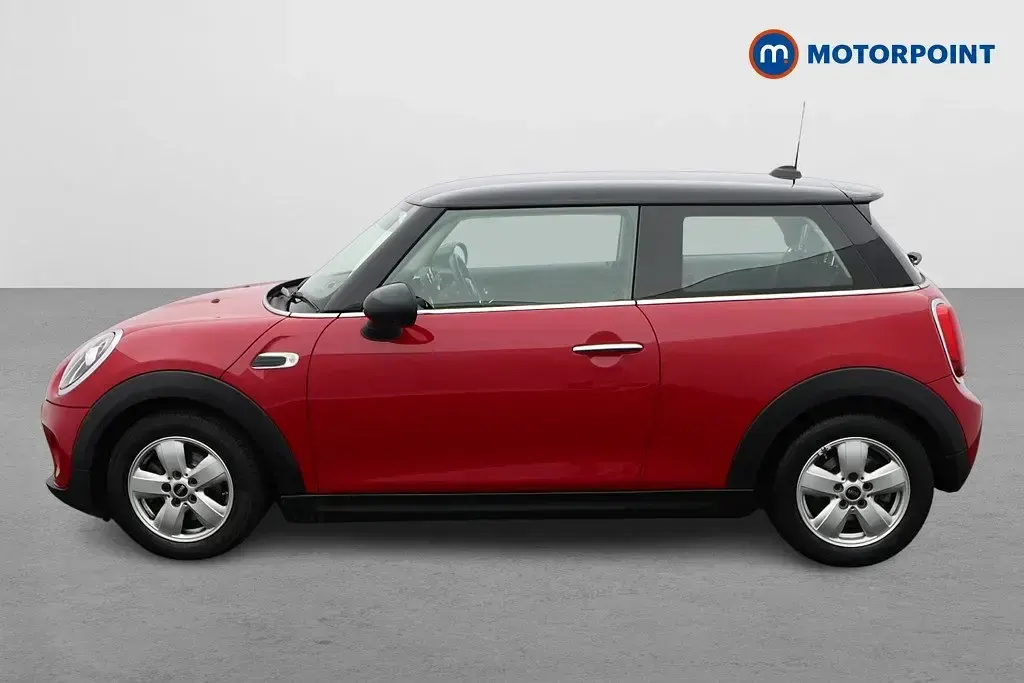 Usado Mini Cooper Classic 2019 Rojo Utilitario