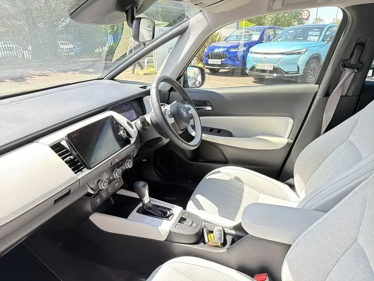 Used Honda Jazz Hybrid 109 HP (80 kW) 2023 Blue Hatchback