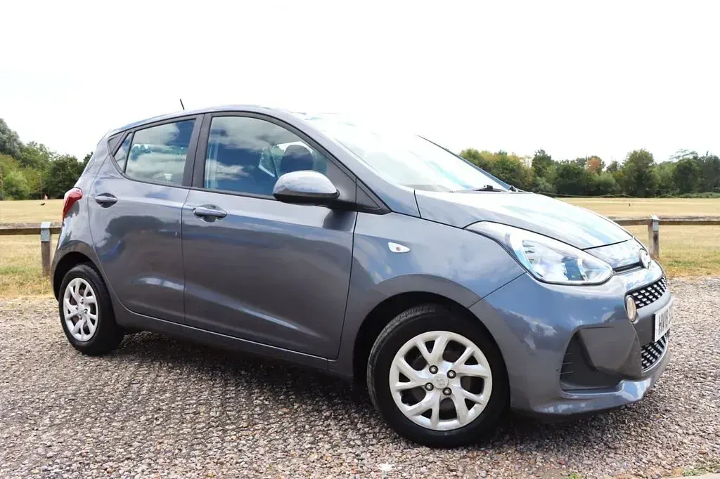 Used Hyundai i10 SE 66 HP (48 kW) 2018 Grey Hatchback