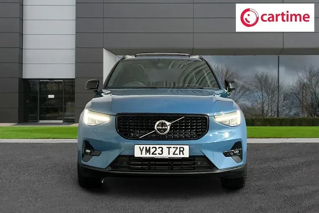 Używany Volvo XC40 Ultimate 2023 Niebieski SUV