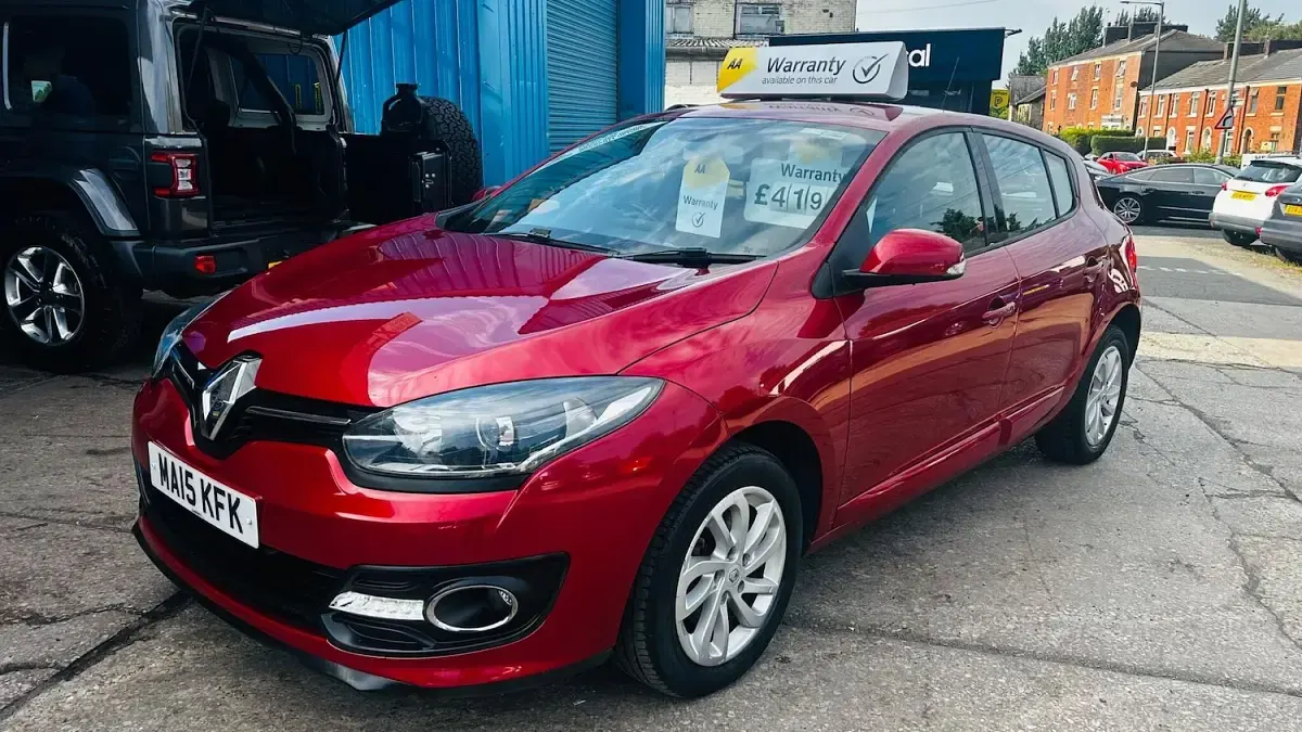 Used Renault Mégane III Dynamique 110 HP (80 kW) 2015 Red Hatchback