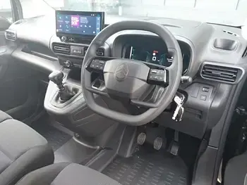 New Citroën Berlingo 100 HP (73 kW) 2026 Black MPV