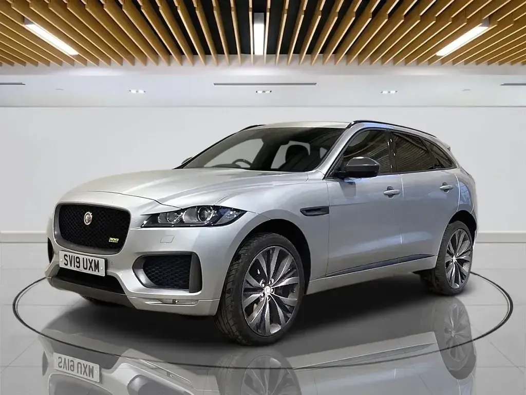 Begagnad Jaguar F-Pace S 300 HK (220 kW) 2019 Silver SUV